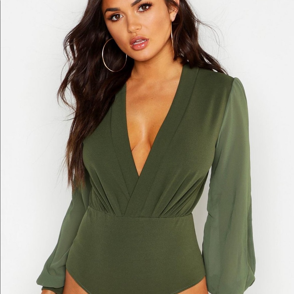 Boohoo wrap bodysuit. Dark green. Size 8.
